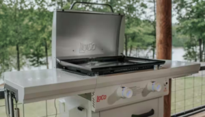 Loco Flat Top Grill and Griddle, seen outside